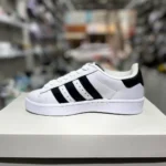 beyaz renk adidas campus ayakkabı siyah şeritli 3